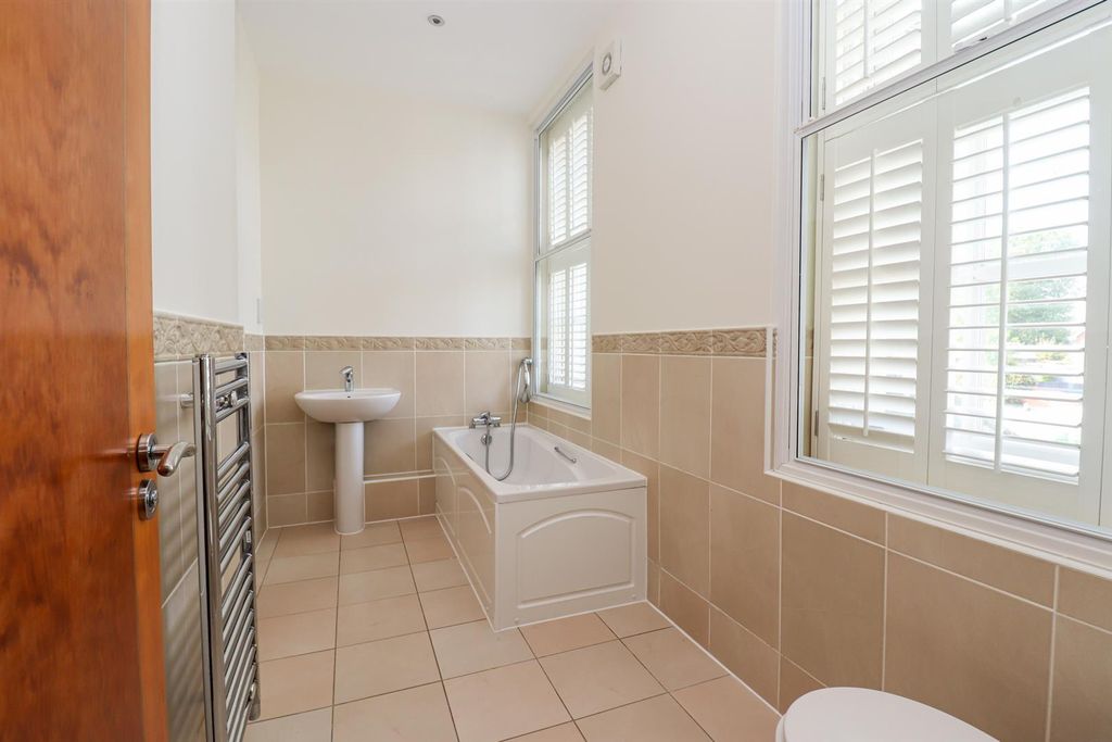 Additional image 11 of 2 bed flat for saleChapel Walk, Bexhill-On-Sea TN40
