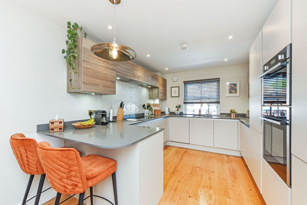 Additional image 3 of 3 bed terraced house for saleQueen Street, Emsworth PO10