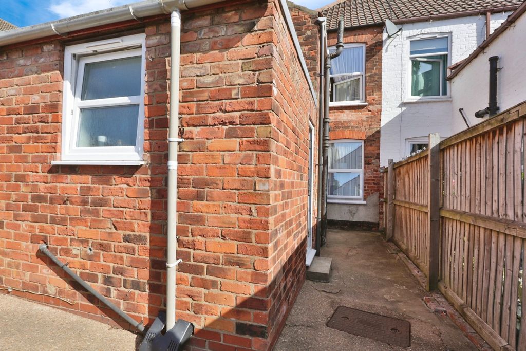 Additional image 15 of 3 bed semi-detached house for saleWest Acridge, Barton-Upon-Humber DN18