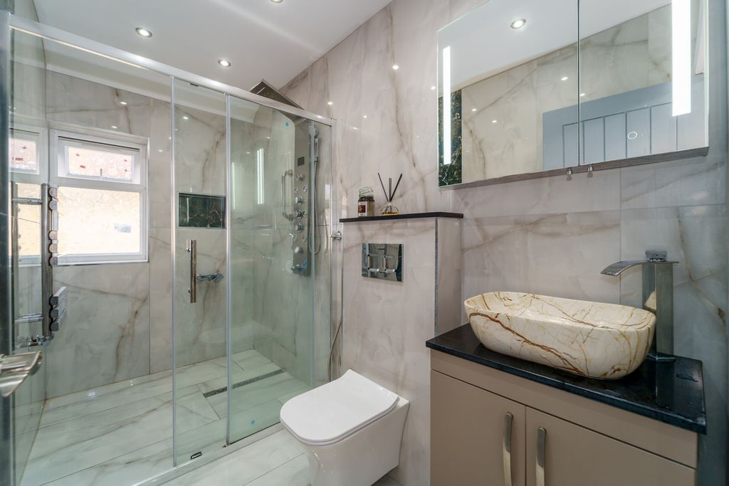 Additional image 11 of 3 bed semi-detached house for saleCompton Place, Watford WD19