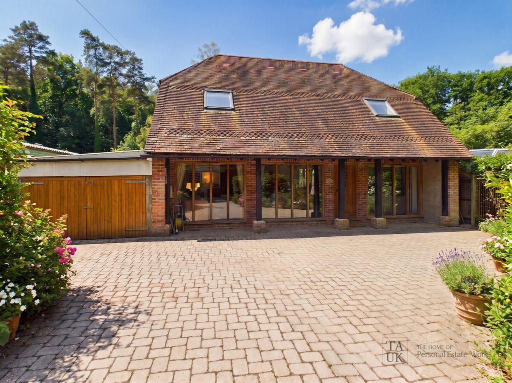 4 bed country house for saleWoodberry Lane, Emsworth PO10