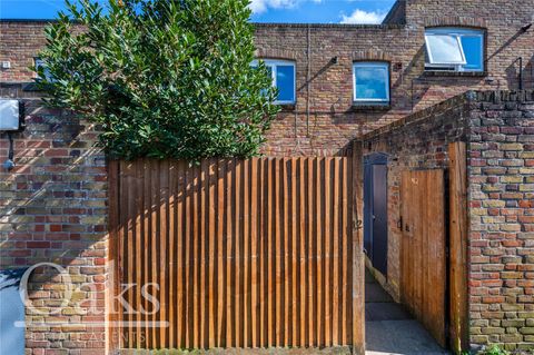 Limetree Close, Tulse Hill SW2