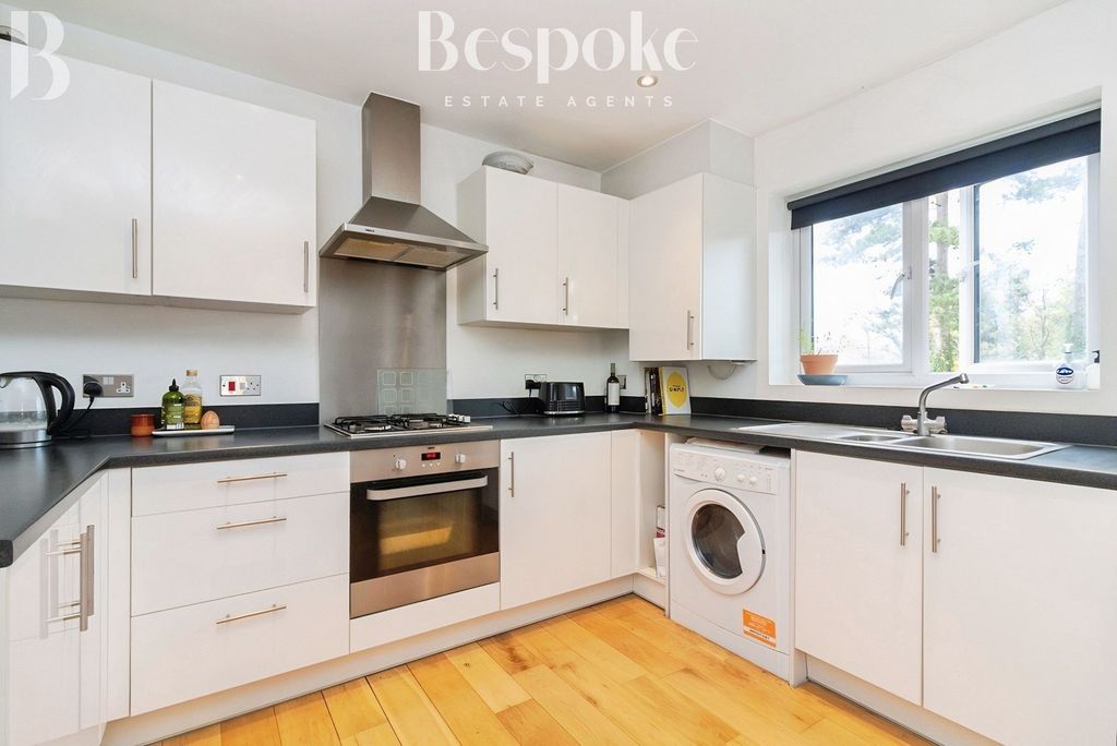 Additional image 8 of 2 bed flat for saleWhitley Rise, Reading RG2