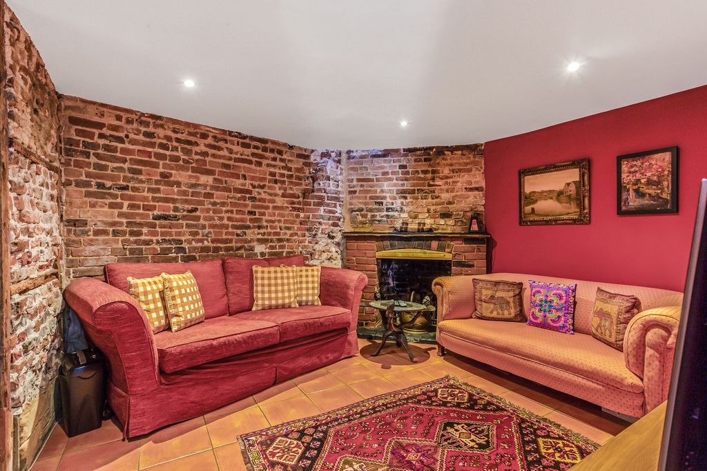 Additional image 4 of 4 bed terraced house for saleEast Street, Alresford SO24