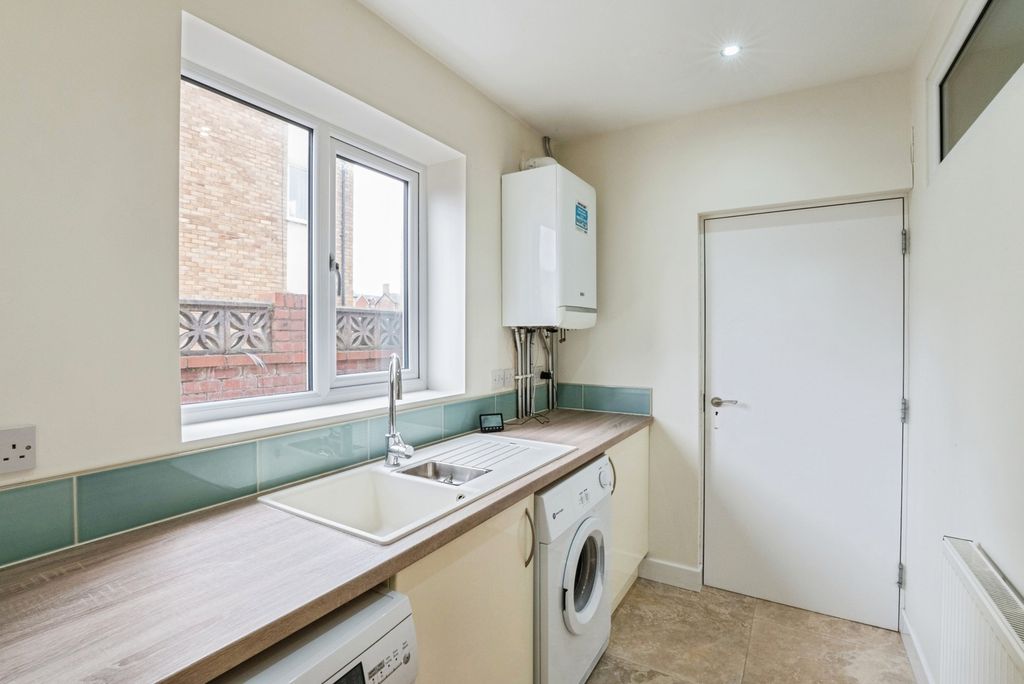 Additional image 17 of 3 bed bungalow for saleClifton Drive North, Lytham St. Annes, Lancashire FY8