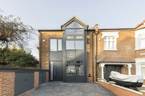 Dungarvan Avenue, Roehampton SW15