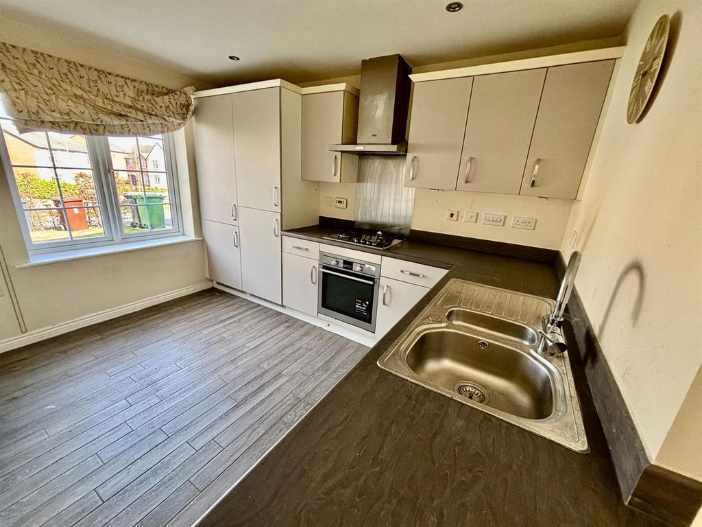 Additional image 4 of 3 bed property for saleUppingham Gardens, Leeds LS12