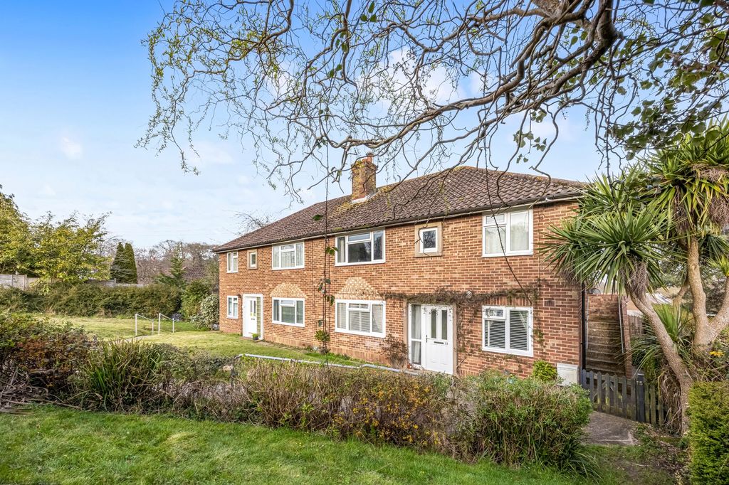 2 bed flat for saleJarvis Road, Arundel BN18