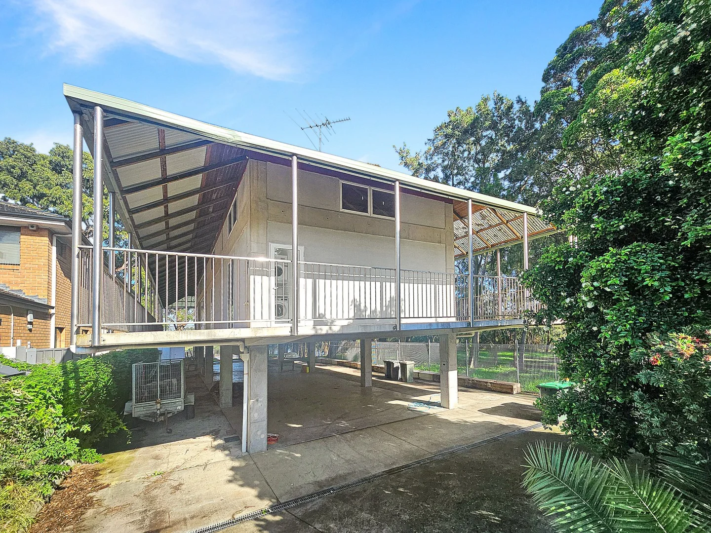 194 Henry Lawson Drive, Georges Hall NSW 2198