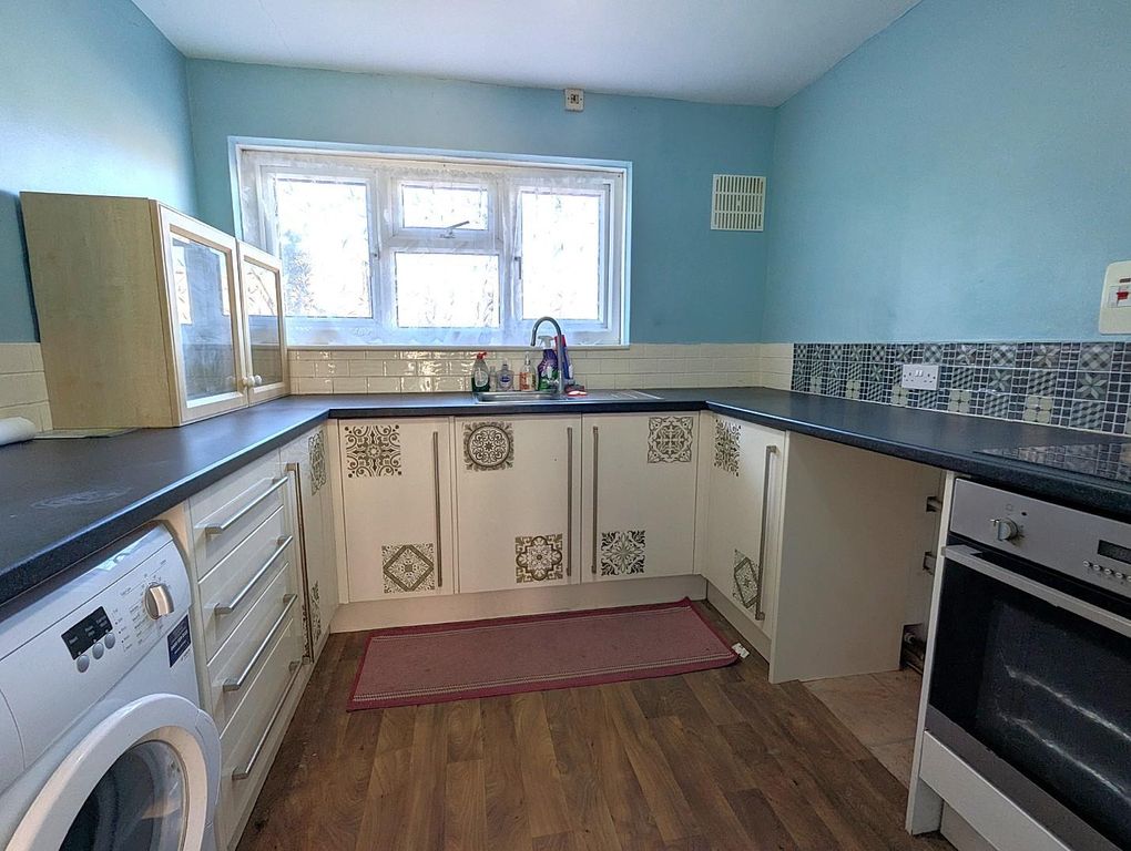 Additional image 3 of 2 bed flat for saleHigh Street, Bembridge PO35