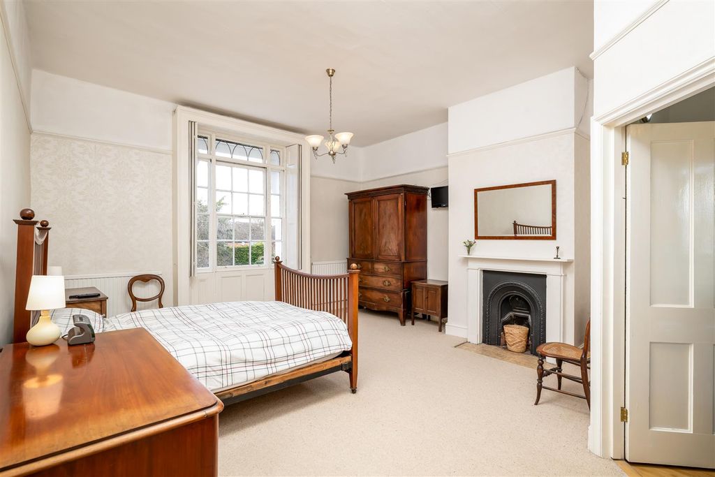 Additional image 10 of 8 bed semi-detached house for saleThe Crescent, Bedford MK40