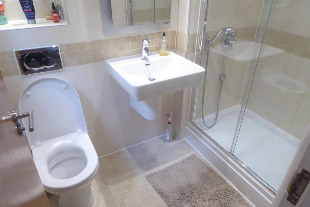 Additional image 12 of 2 bed flat for saleTudor Court, London Road, Windlesham GU20