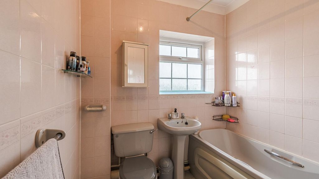 Additional image 6 of 2 bed flat for saleBarrians Way, Barry CF62