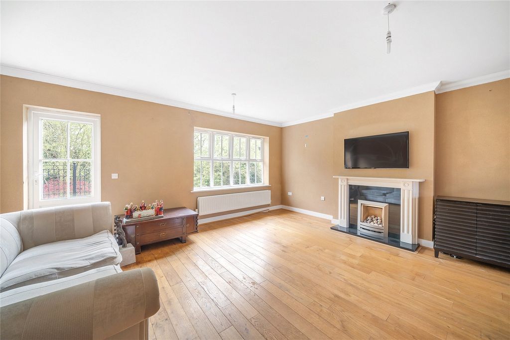 Additional image 4 of 4 bed detached house for saleDeveraux Close, Beckenham BR3