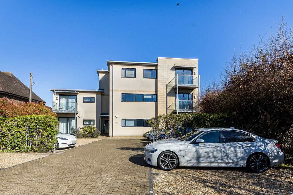 2 bed flat for saleNorthcourt Road, Saxon Court Northcourt Road OX14