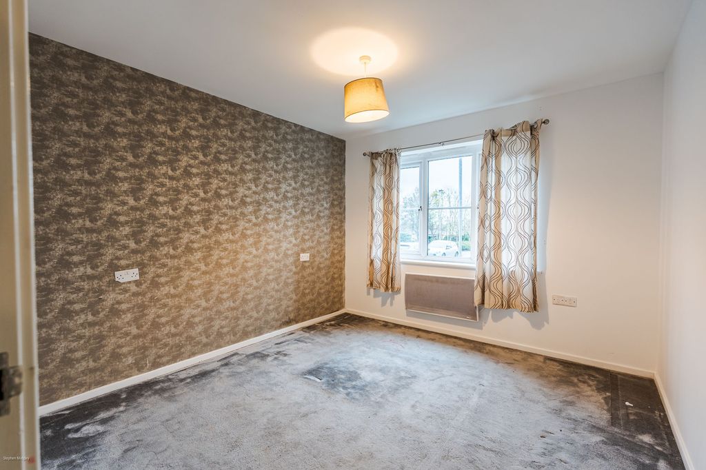 Additional image 5 of 2 bed flat for saleHighfield Chase, Dewsbury WF13