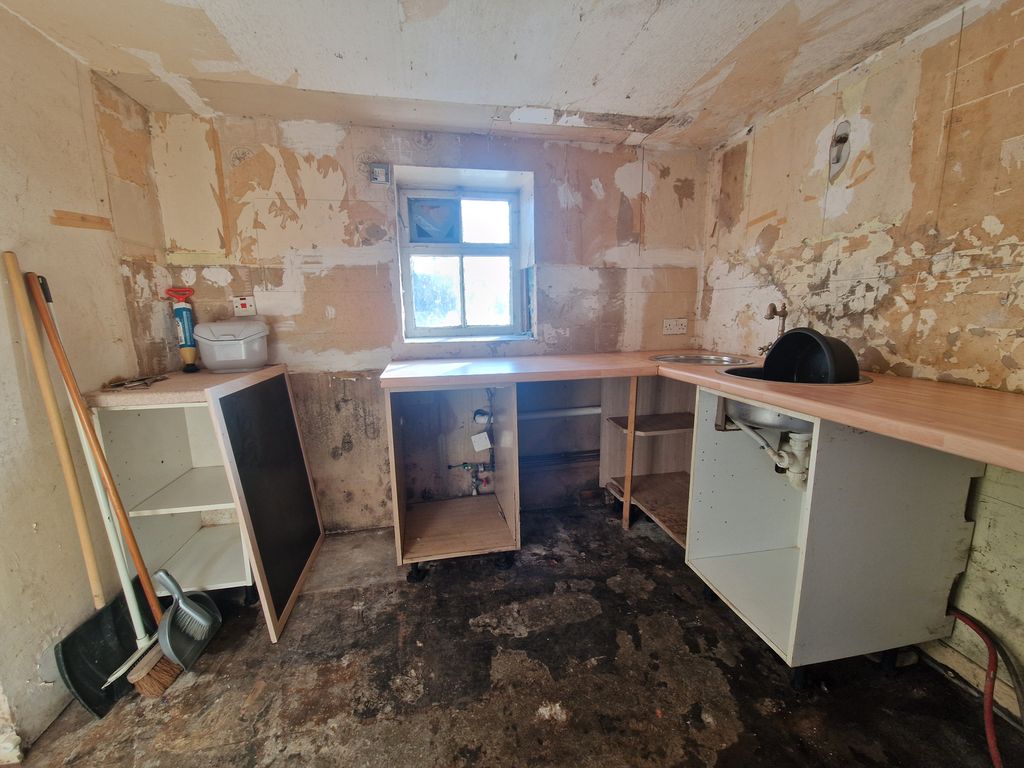 2 bed semi-detached house for saleMacduff Place, Dufftown AB55 photo 4