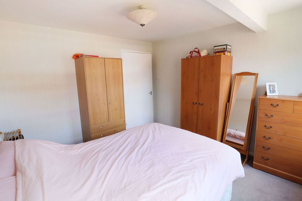 Additional image 10 of 2 bed flat for saleStratford Road, Alcester B49