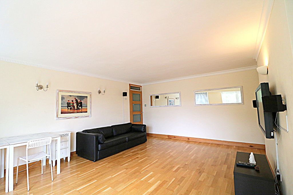 Additional image 3 of 2 bed flat for saleDe Parys Avenue, Bedford MK40