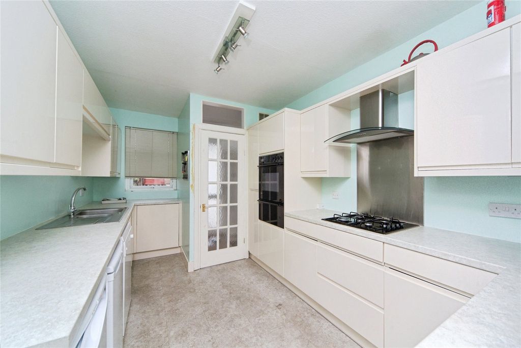Additional image 5 of 2 bed flat for saleWarren Drive, Deganwy, Conwy LL31