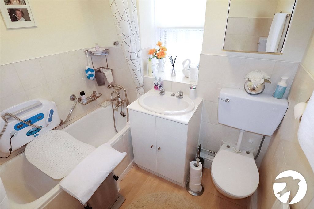 Additional image 8 of 3 bed flat for saleUpper Park Road, Belvedere DA17