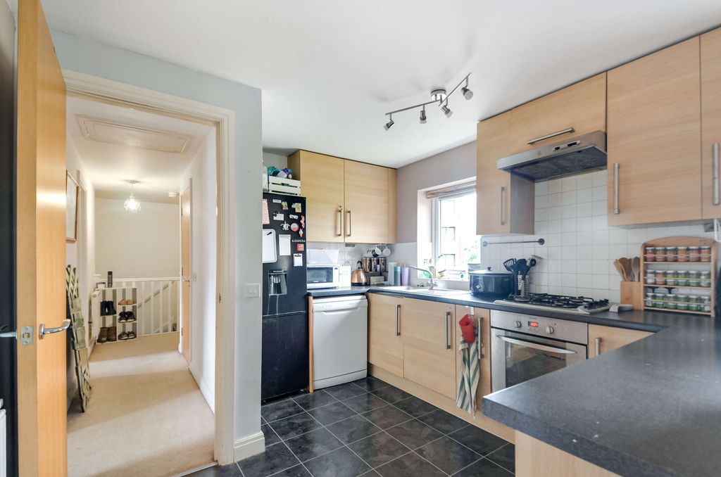 Additional image 7 of 2 bed flat for saleBlake Street, Aylesbury HP19