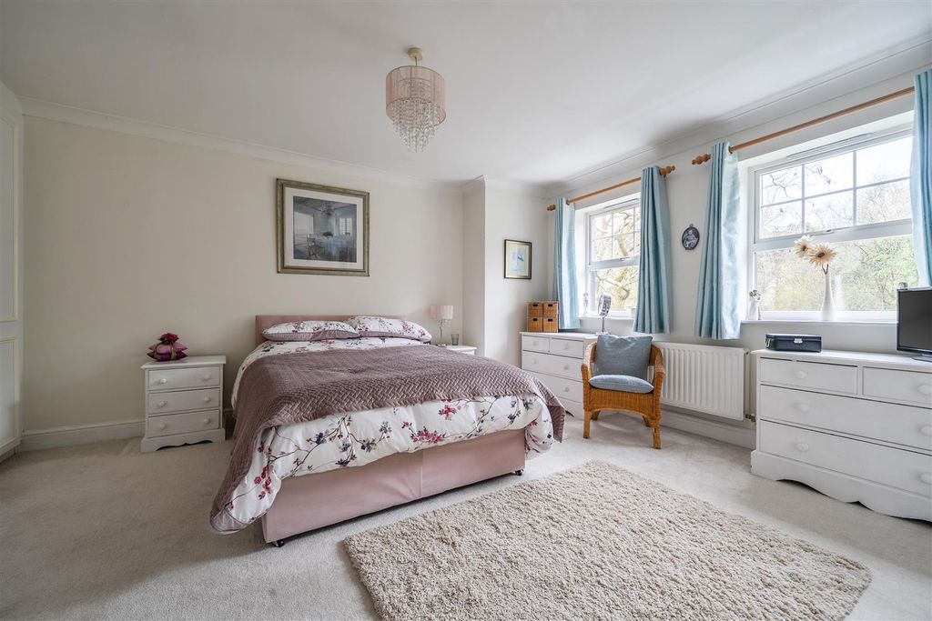 Additional image 13 of 4 bed detached house for saleBarker Close, Arborfield, Berkshire RG2