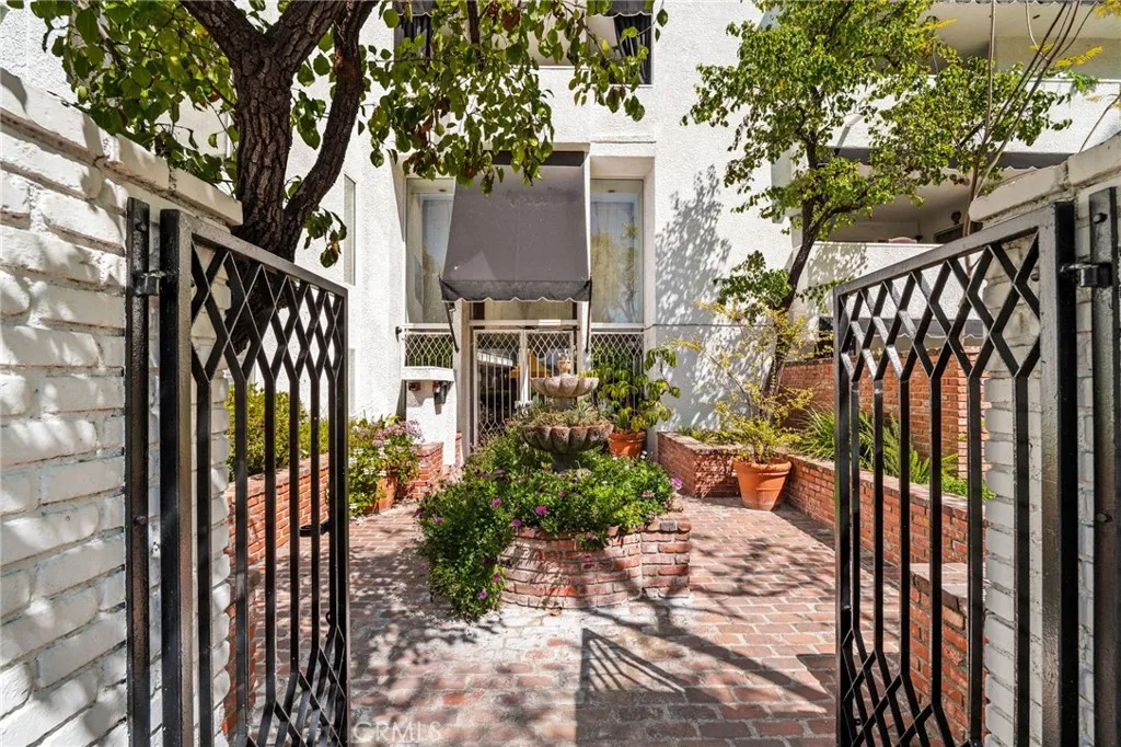 Additional image 3 of 4950 Louise Ave Unit 304, Encino, CA 91316