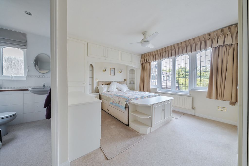 Additional image 8 of 6 bed detached house for saleFerguson Close, Bromley BR2