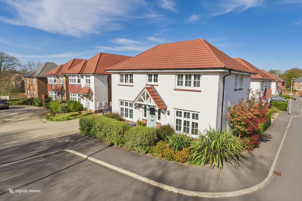 4 bed detached house for saleAusten Grove, Arborfield Green, Reading, Berkshire RG2