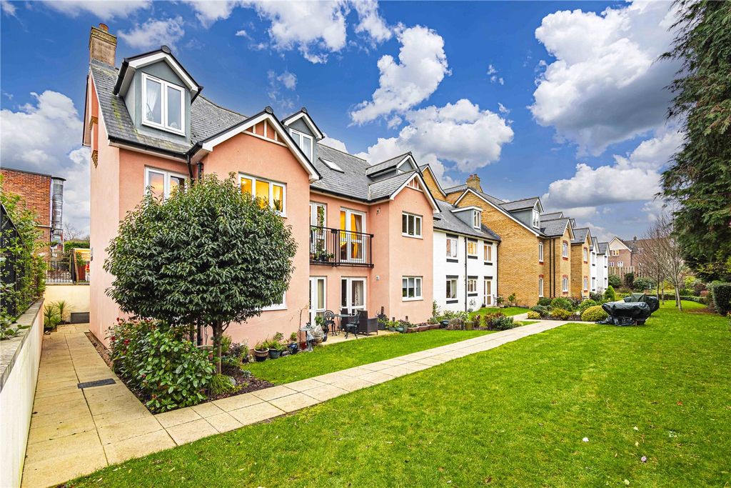 Additional image 12 of 2 bed flat for saleHigh Street, Berkhamsted, Hertfordshire HP4