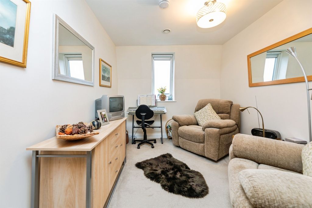 Additional image 10 of 2 bed flat for saleBerneslai Close, Barnsley S70