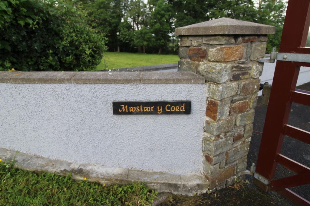 Additional image 25 of 3 bed detached bungalow for saleMaerdy Road, Betws, Ammanford SA18
