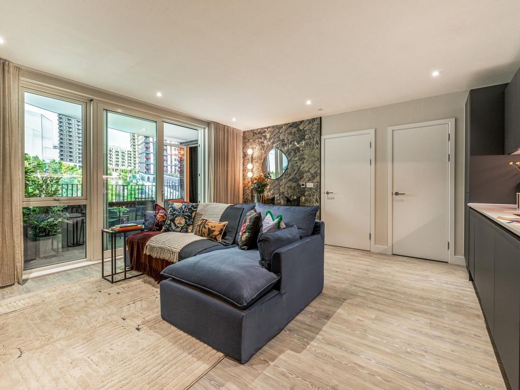Additional image 6 of 3 bed flat for saleKent Avenue, Dagenham RM9