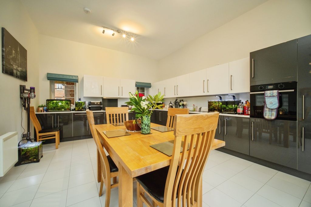 Additional image 11 of 2 bed flat for saleHospital Hill, Aldershot GU11