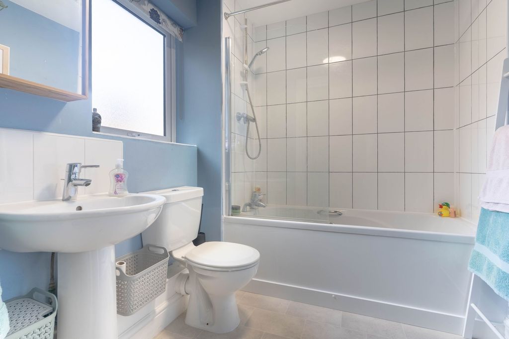 Additional image 9 of 2 bed flat for saleWoodhead Drive, Cambridge CB4