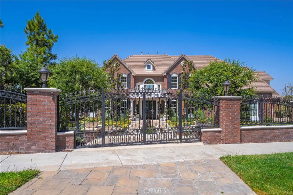 1147 Sandra Cir, Corona, CA 92881