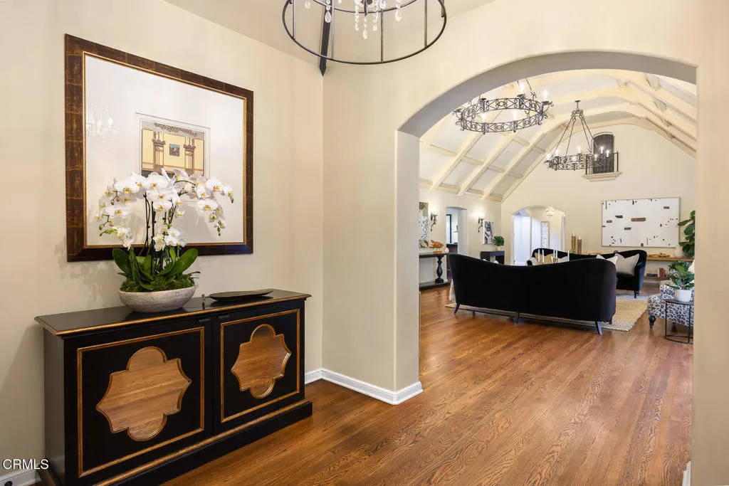 Additional image 11 of 555 Meadow Grove Street, La Canada Flintridge, CA 91011