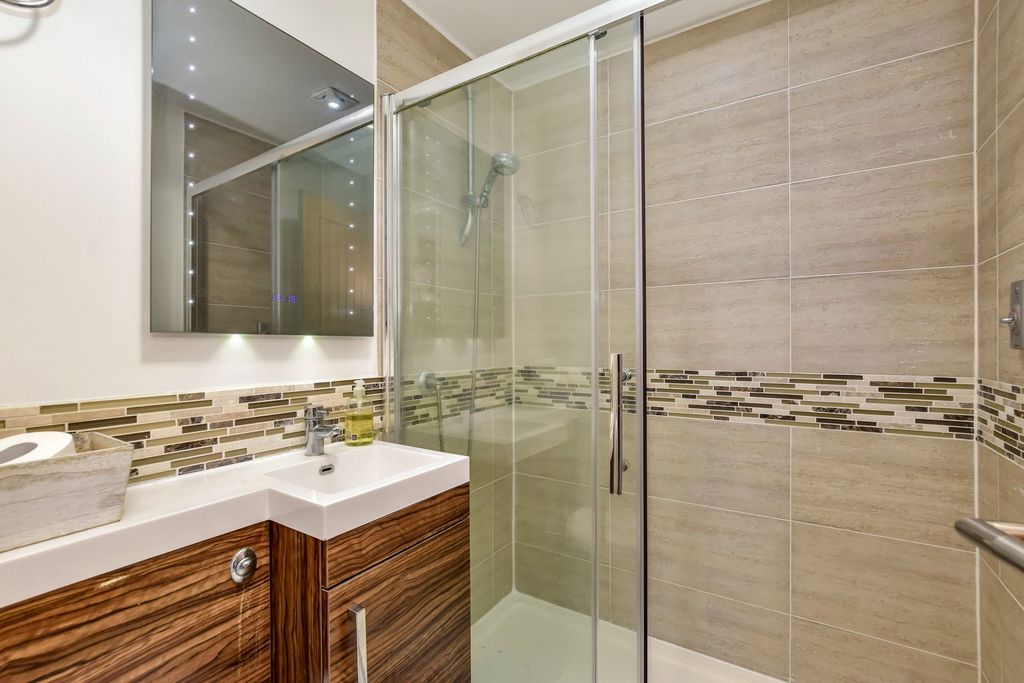 Additional image 8 of 4 bed semi-detached house for saleGallows Hill Lane, Abbots Langley WD5