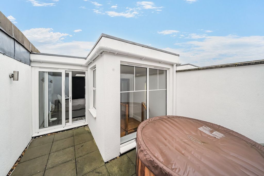 Additional image 12 of 3 bed flat for saleOverbury Avenue, Beckenham BR3