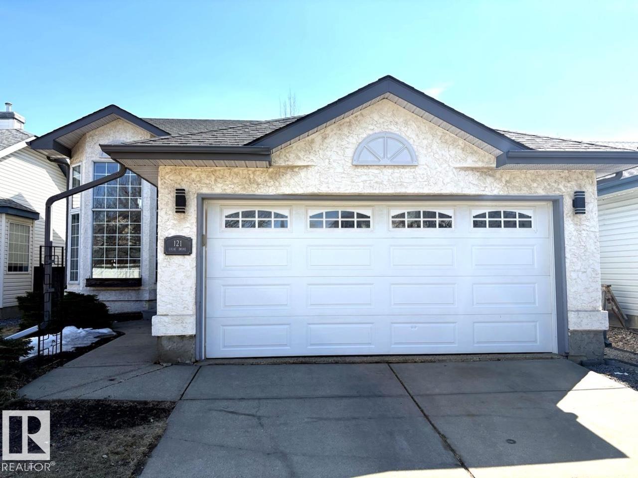 121 LILAC DR