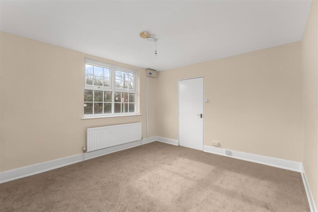 Additional image 5 of 4 bed flat for saleBroughton Road, Banbury OX16
