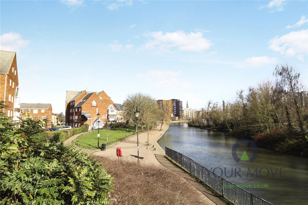 3 bed flat for saleSovereigns Quay, Bedford, Bedfordshire MK40