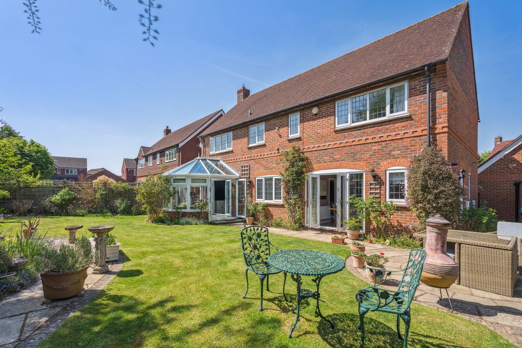 Additional image 2 of 4 bed detached house for saleThe Glebe, Weston Turville HP22