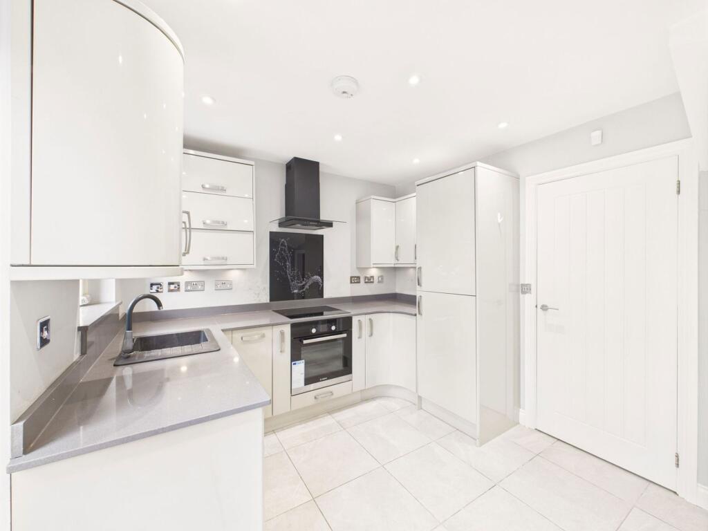 Additional image 3 of Stratford Road, Bromsgrove, B60