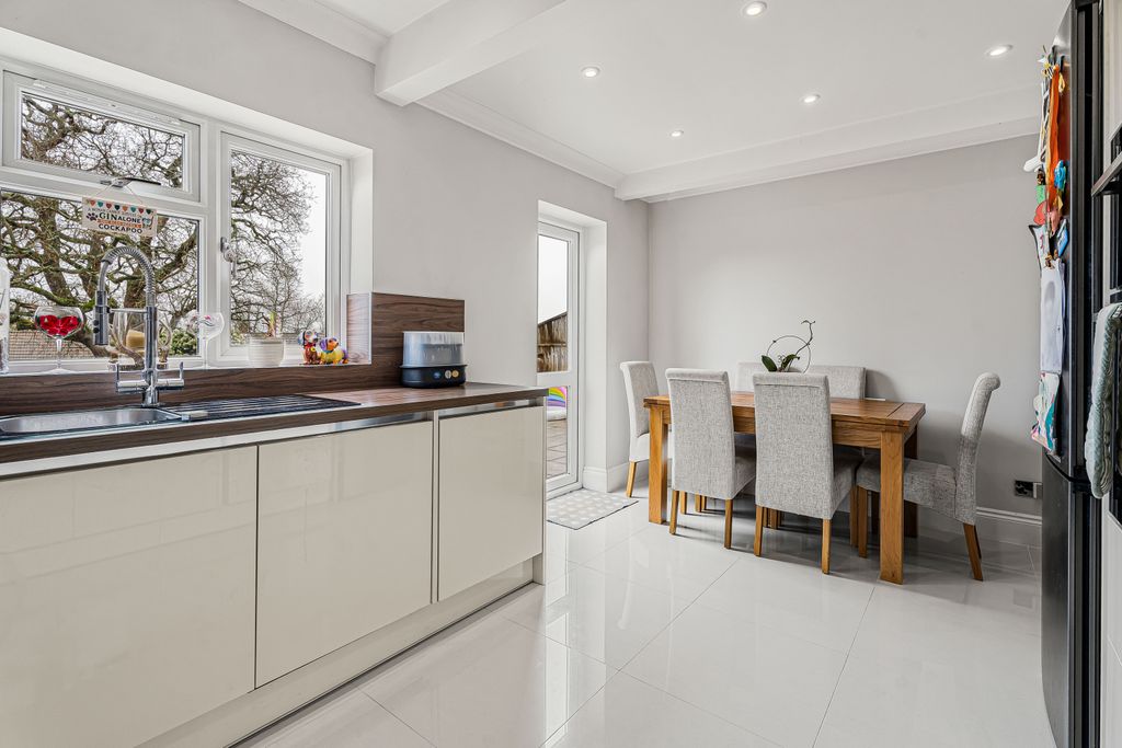 Additional image 6 of 3 bed detached house for saleUpper Hall Park, Berkhamsted, Berkhamsted HP4