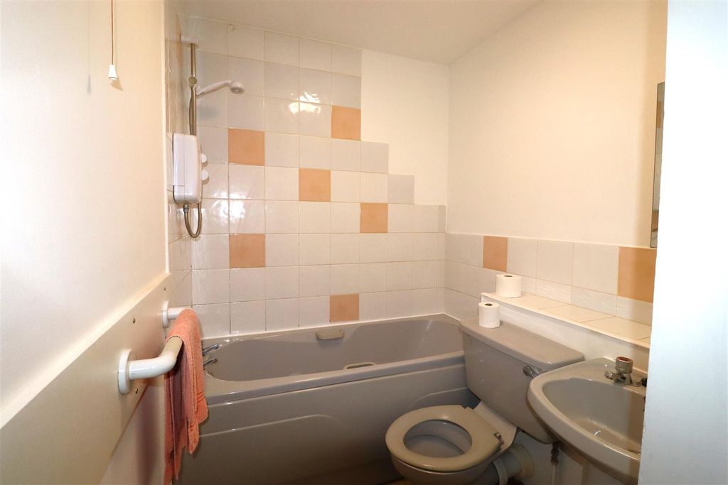 Additional image 12 of 1 bed flat for sale124 Murray Terrace, Smithton, Inverness IV2