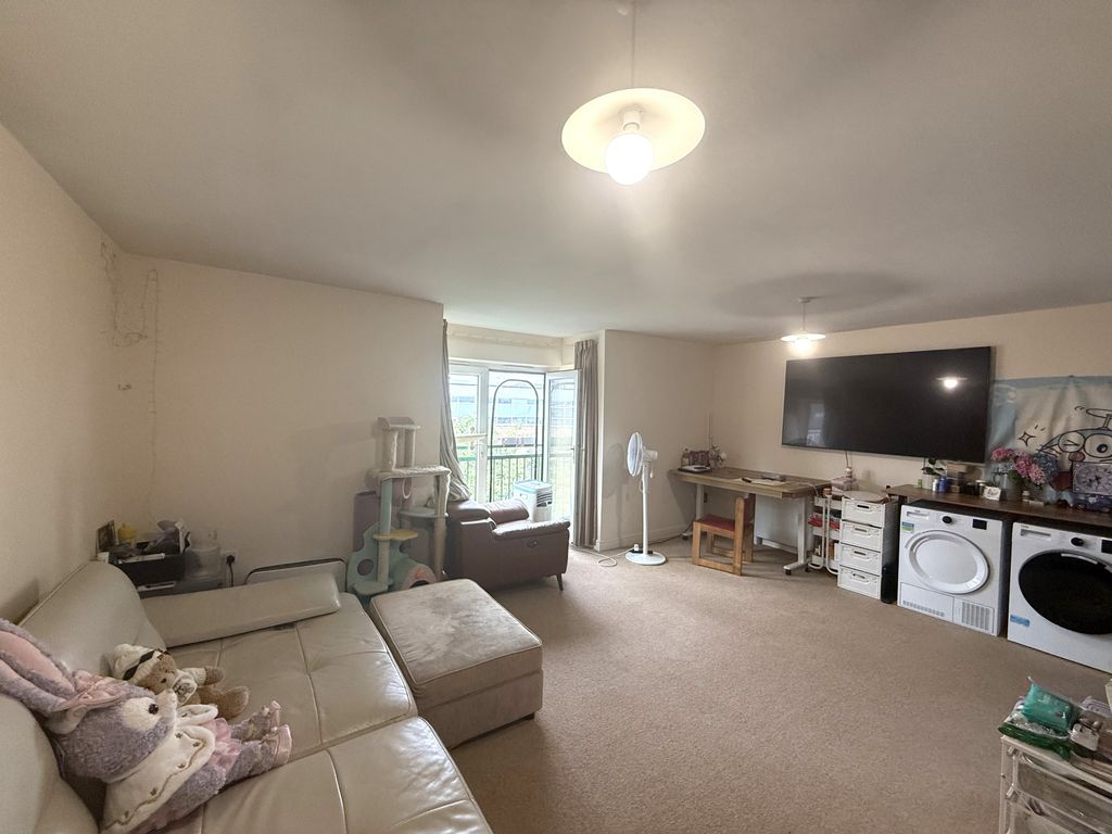Additional image 3 of 2 bed flat for saleRiverside Drive, Lincoln LN5