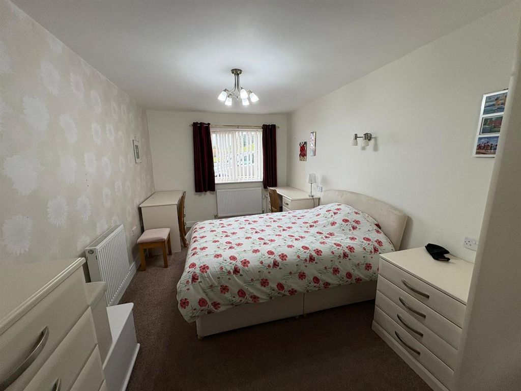 Additional image 12 of 2 bed flat for saleMarine Road, Rhos On Sea, Colwyn Bay LL28