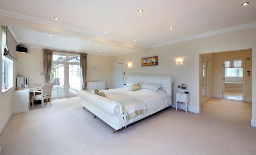 Additional image 7 of 7 bed detached house for salePenn Road, Beaconsfield, Buckinghamshire HP9